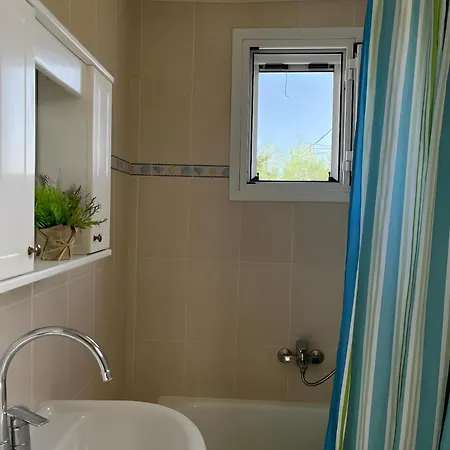 Avra Country house Mantzavinata